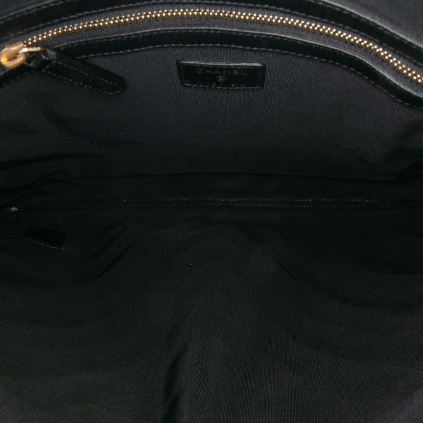 Chanel Large Chevron Caviar Ancient Greek Charms O Case Clutch Black Leather Good condition - Model View