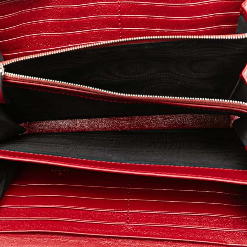 Gucci Mini GG Tweed Dionysus Wallet on Chain White Tweed Good condition - Model View