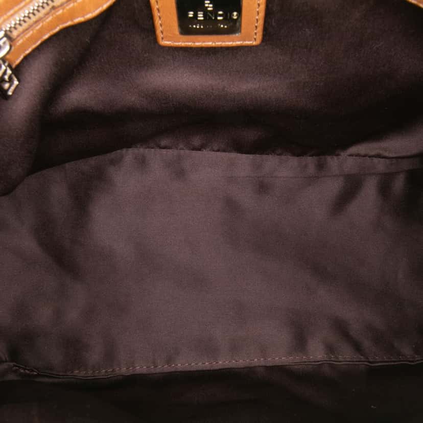 Fendi Cashmere Mamma Baguette Brown Wool Good condition - Model View