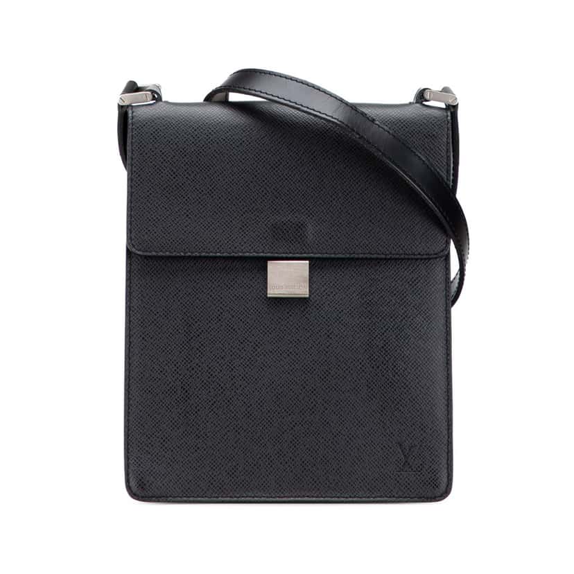 Louis Vuitton Taiga Pochette Kurgan Black Leather Good condition - Front View