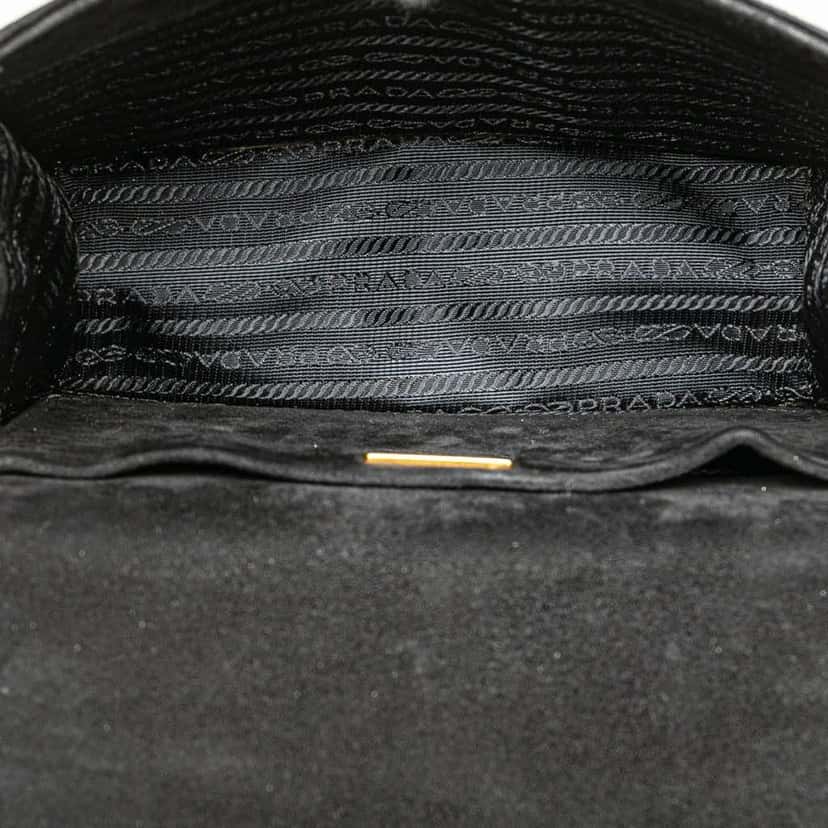 Prada Velluto Ricamo Trompe L oeil Cahier Crossbody Black Velvet Good condition - Model View