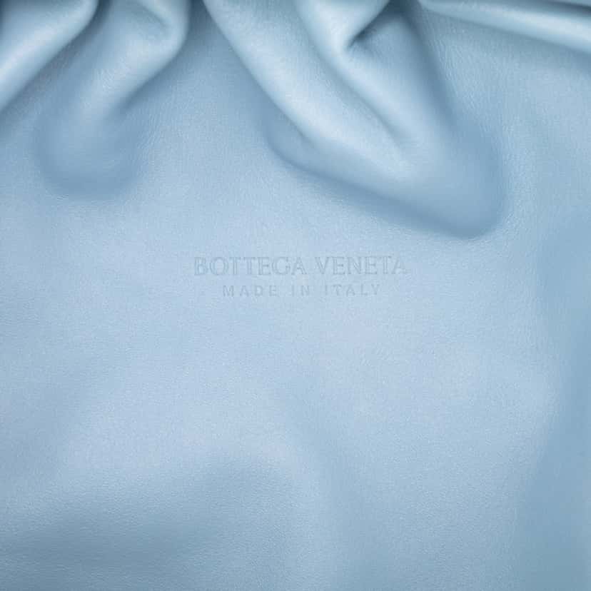 Bottega Veneta Lambskin The Pouch Blue Leather Good condition - Box View