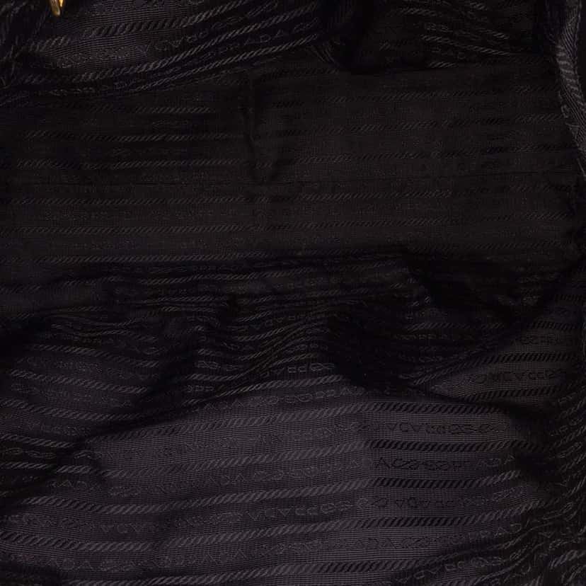 Prada Tessuto Origami Pleated Tote Black Good condition - Model View