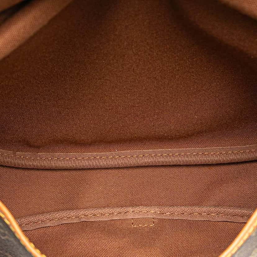 Louis Vuitton Monogram Saumur 30 Brown Canvas Good condition - Model View
