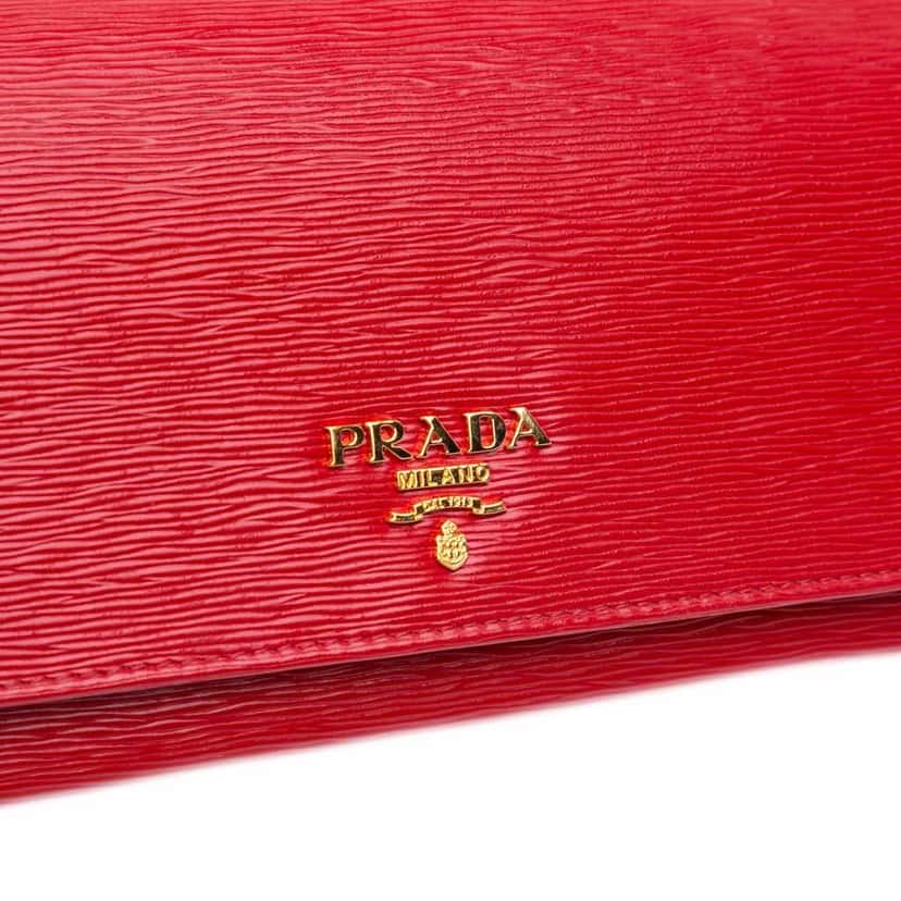 Prada Vitello Move Wallet on Chain Red Leather Good condition - Box View