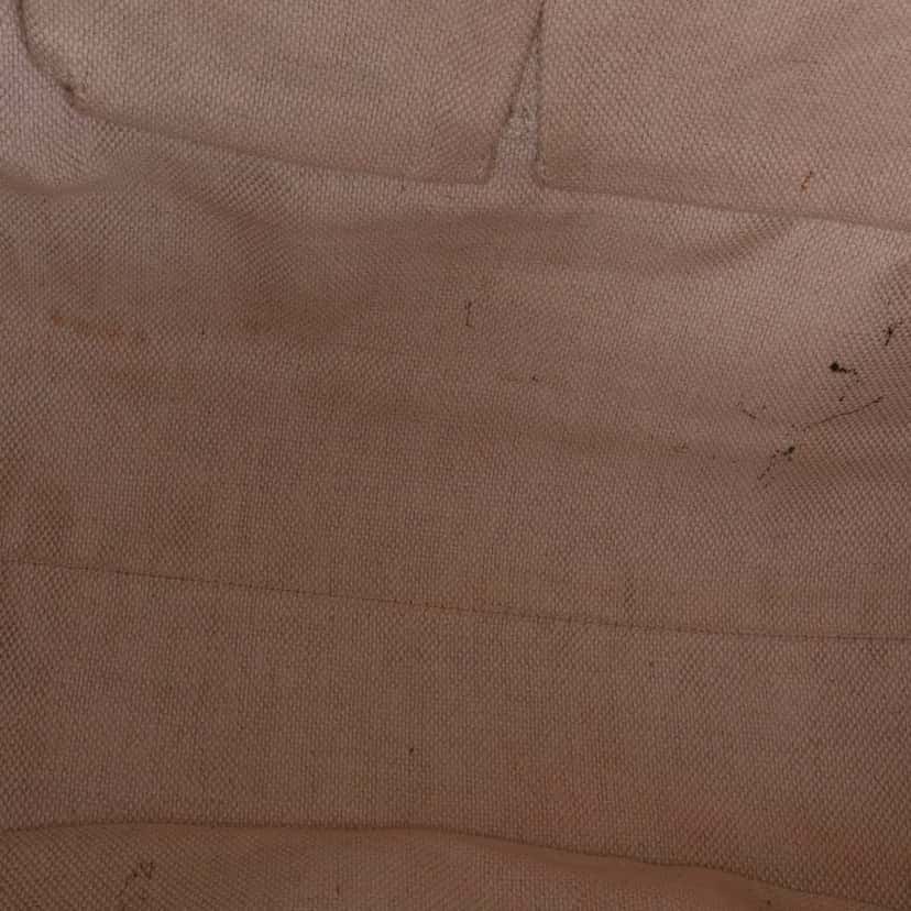 Gucci Medium Leather Soho Chain Tote Silver Leather Good condition - Model View