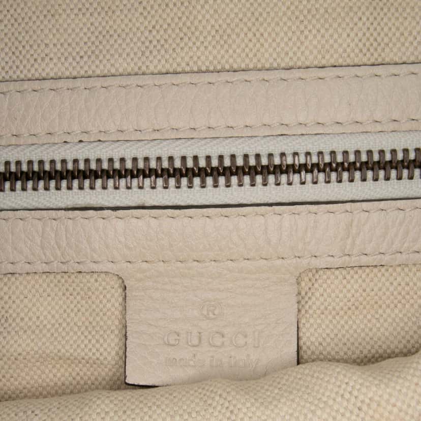 Gucci Leather Logo Half Moon Crossbody White Leather Good condition - Box View