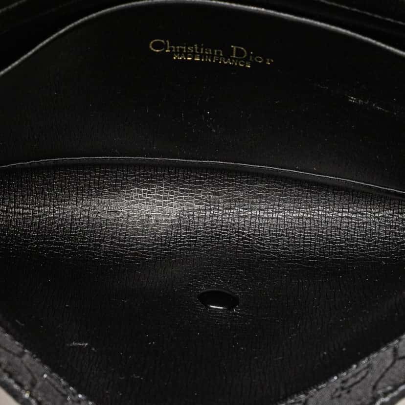 Dior Honeycomb Canvas Chain Crossbody Black Canvas Good condition - Model View