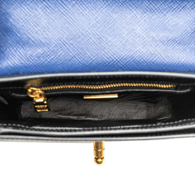 Prada Bicolor Saffiano Cuir Flap Crossbody Black Leather Very good condition - Model View