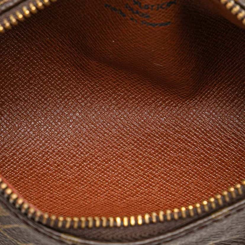 Louis Vuitton Monogram Papillon Pochette Brown Canvas Good condition - Model View