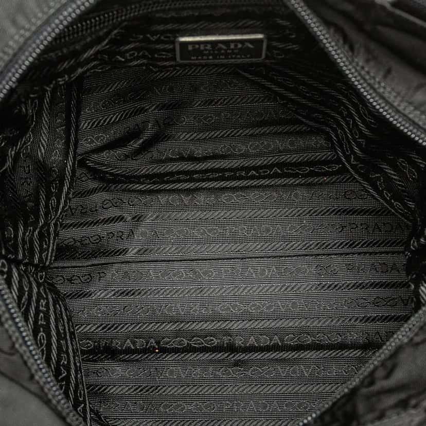 Prada Tessuto Tote Black Good condition - Model View