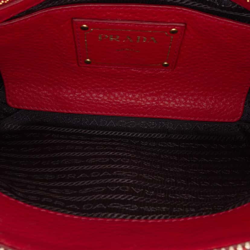 Prada Vitello Daino Crossbody Red Leather Good condition - Model View