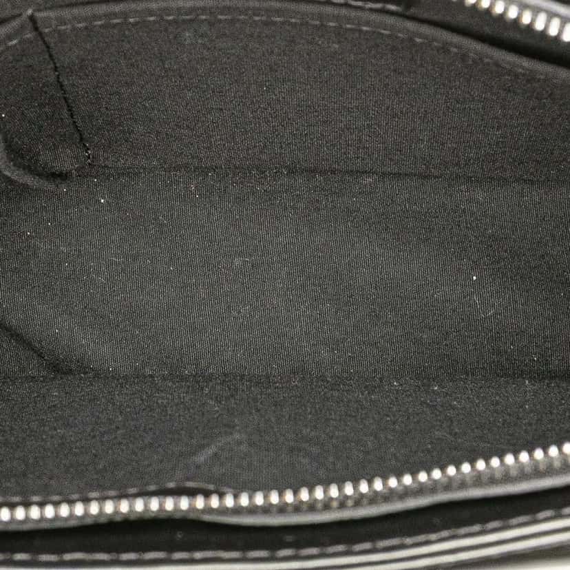 Louis Vuitton Monogram Mat Alston Grey Leather Good condition - Model View