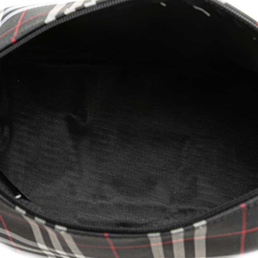 Burberry House Check Nylon Handbag Black Good condition - Model View