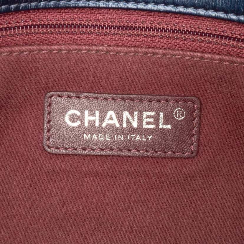 Chanel Medium Quilted Glazed Calfskin Coco Pleats Flap Blue Leather Good condition - Box View