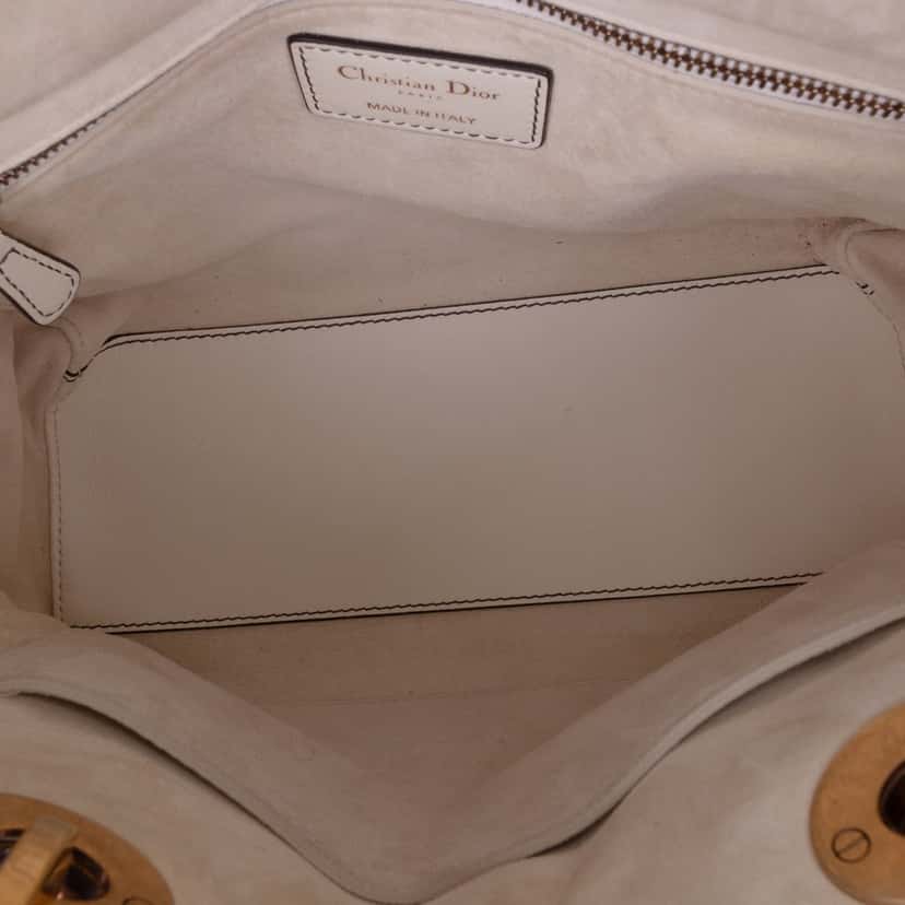 Dior Medium Calfskin Cannage Studded Supple Lady Dior White Leather Good condition - Model View