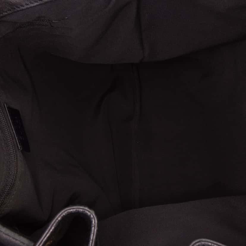 Gucci Suede Bucket Black Leather Good condition - Model View
