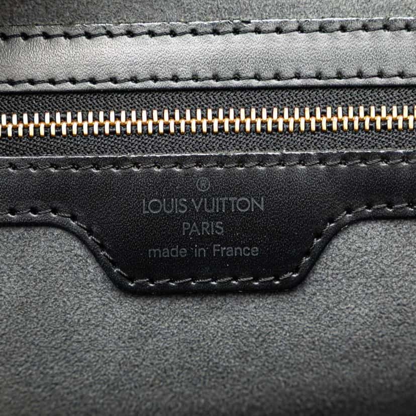 Louis Vuitton Epi Lussac Black Leather Good condition - Box View