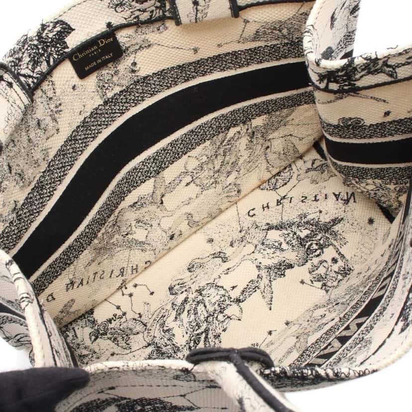 Dior Medium Canvas Embroidered Zodiac Toile De Jouy Book Tote White Canvas Good condition - Inside View