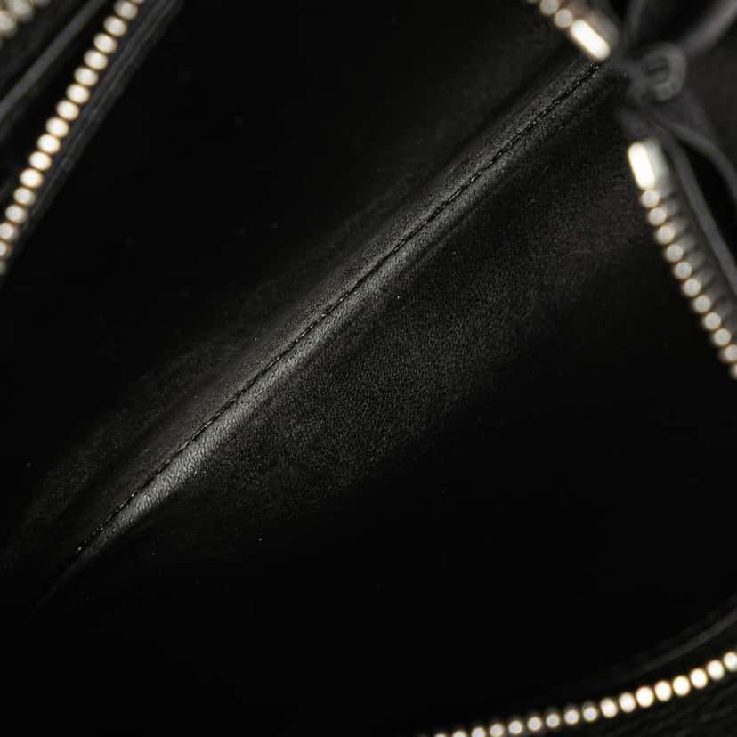 Louis Vuitton Leather Lockme Zippy Wallet Black Leather Good condition - Box View