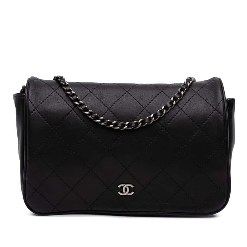 Chanel CC Quilted Lambskin Full Flap Wallet on Chain Black Leather Good condition - Front View