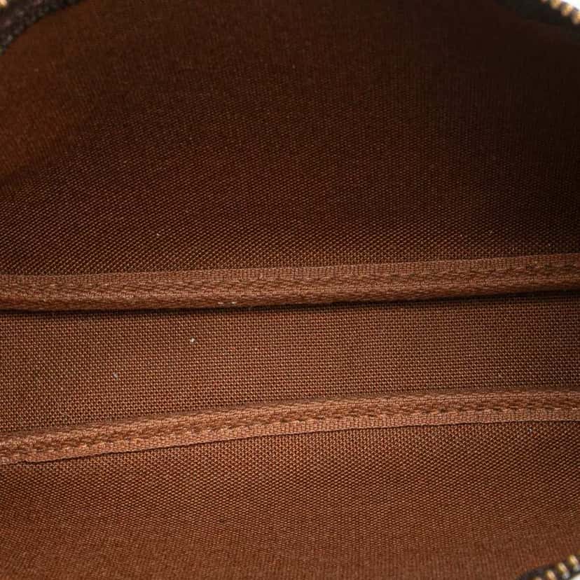 Louis Vuitton Monogram Pochette Accessoires Brown Canvas Good condition - Model View