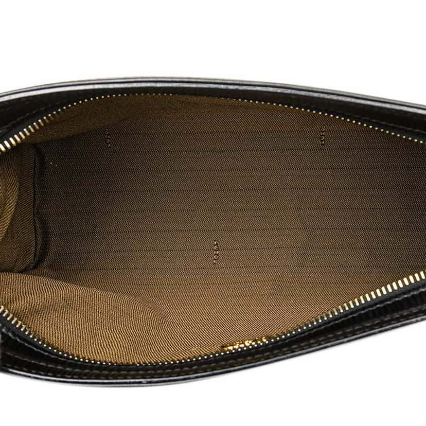Fendi Leather Logo Clutch Black Leather Good condition - Model View