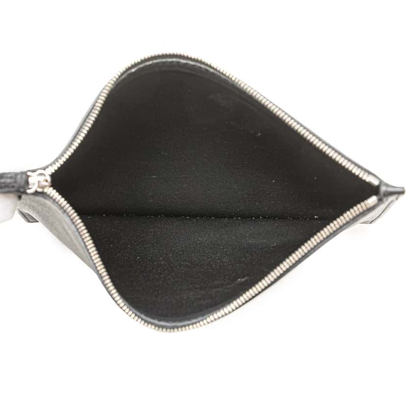 Balenciaga Leather Everyday Pouch Black Leather Good condition - Model View