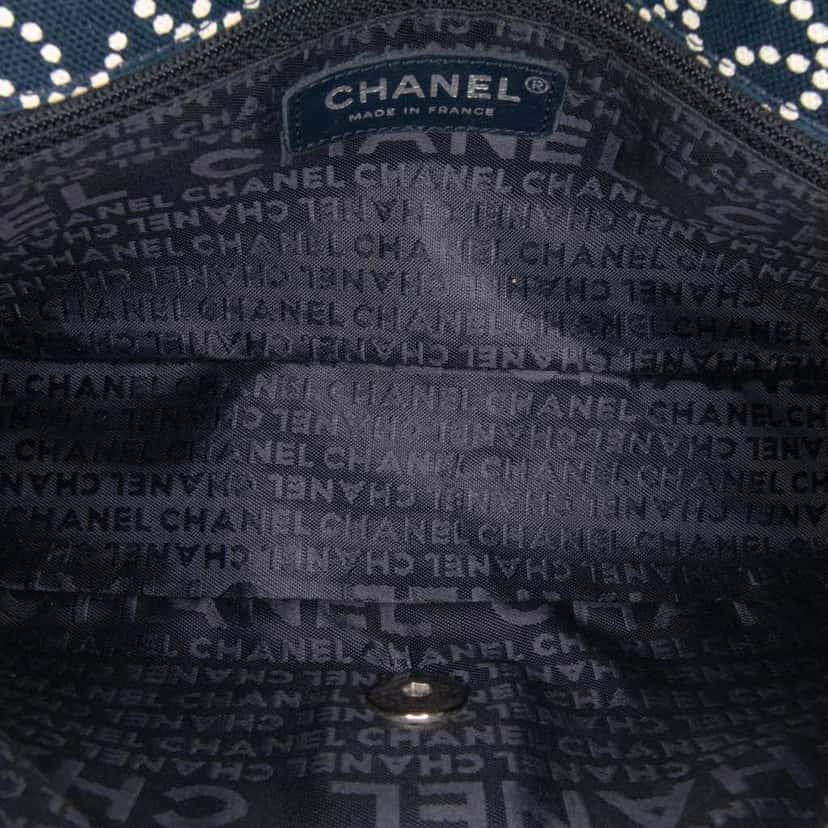 Chanel Small Printed Canvas CC No. 5 Flap Blue Canvas Good condition - Model View