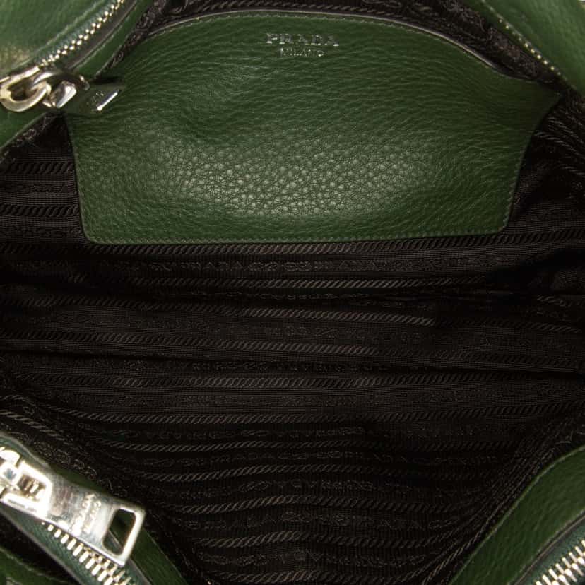 Prada Vitello Daino Open Convertible Tote Green Leather Good condition - Model View