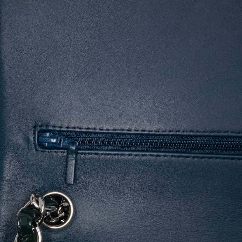 Chanel Jumbo Classic Patent Double Flap Blue Leather Good condition - Box View