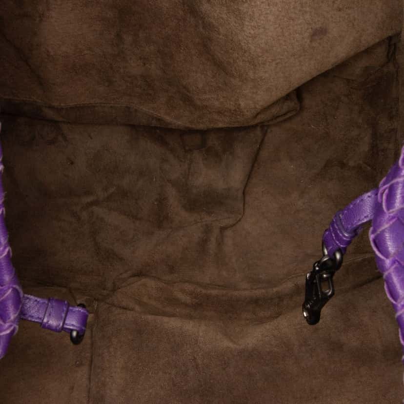 Bottega Veneta Large Nappa Intrecciato Cesta Tote Purple Leather Good condition - Model View