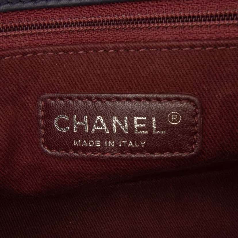 Chanel Chocolate Bar Iridescent Calfskin Bubble Flap Blue Leather Good condition - Box View