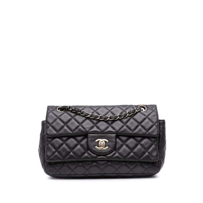 Chanel CC Quilted Lambskin Double Flap Black Leather Good condition - Front View