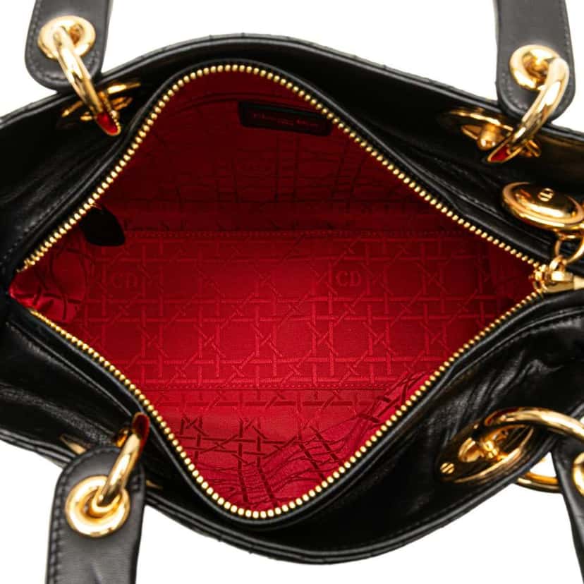 Dior Medium Lambskin Cannage Lady Dior Black Leather Good condition - Model View