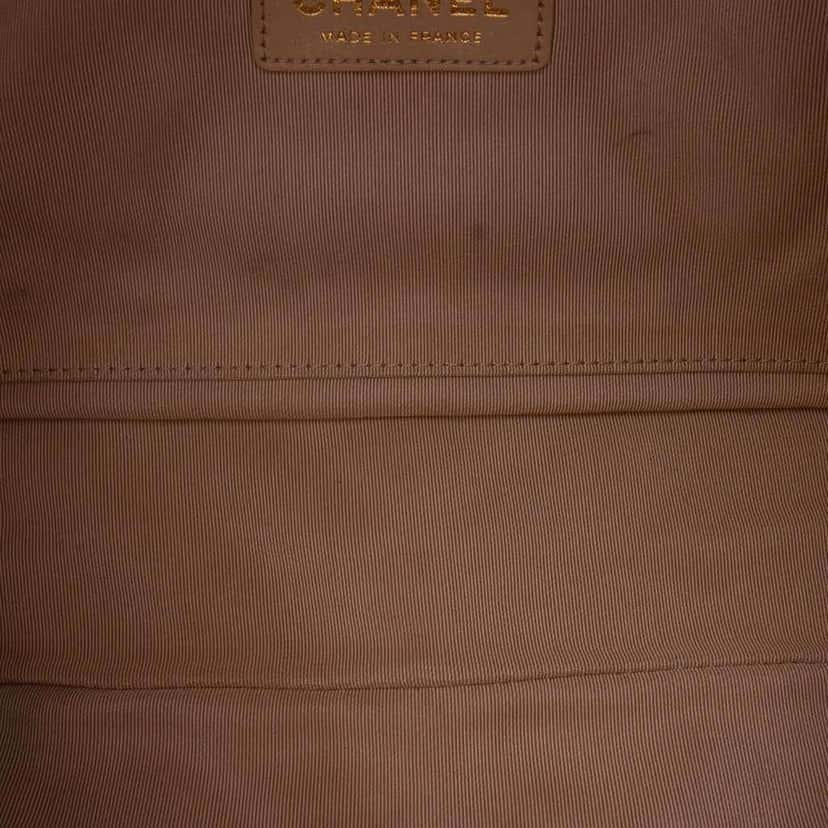 Chanel Medium Classic Tweed Single Flap Black Tweed Good condition - Model View