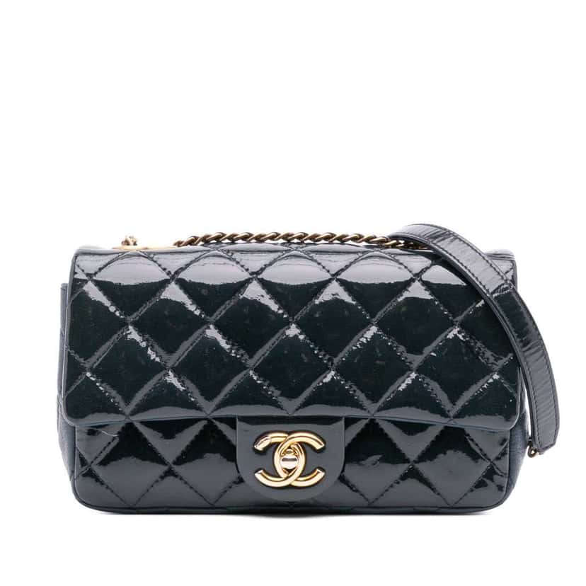 Chanel Paris-Salzburg Small Patent and Goatskin CC Eyelet Flap Blue Leather Very good condition - Front View