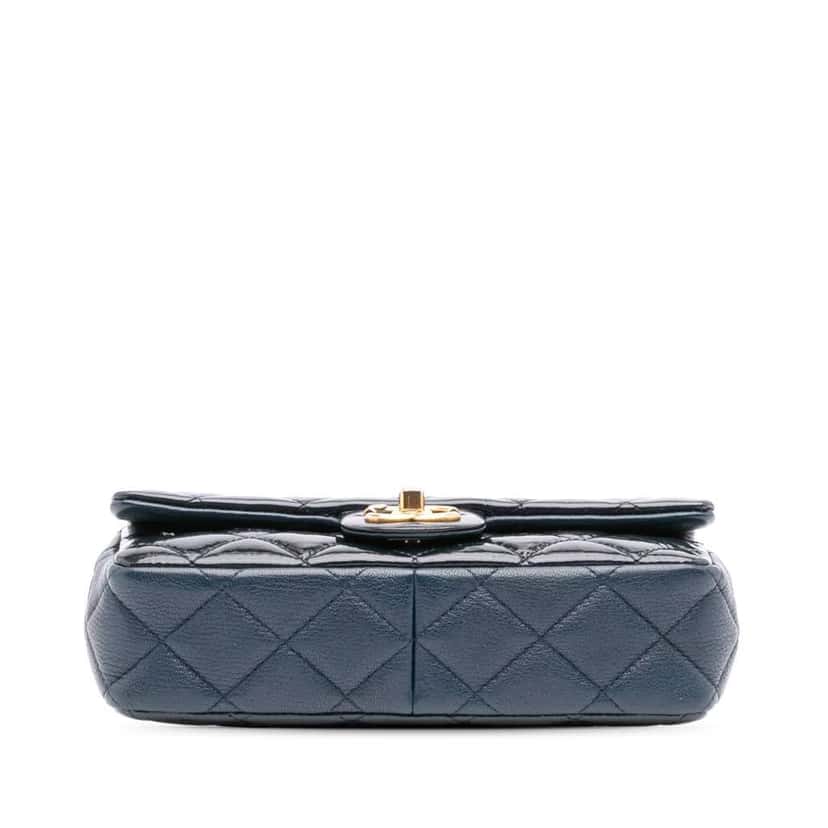 Chanel Paris-Salzburg Small Patent and Goatskin CC Eyelet Flap Blue Leather Very good condition - Inside View