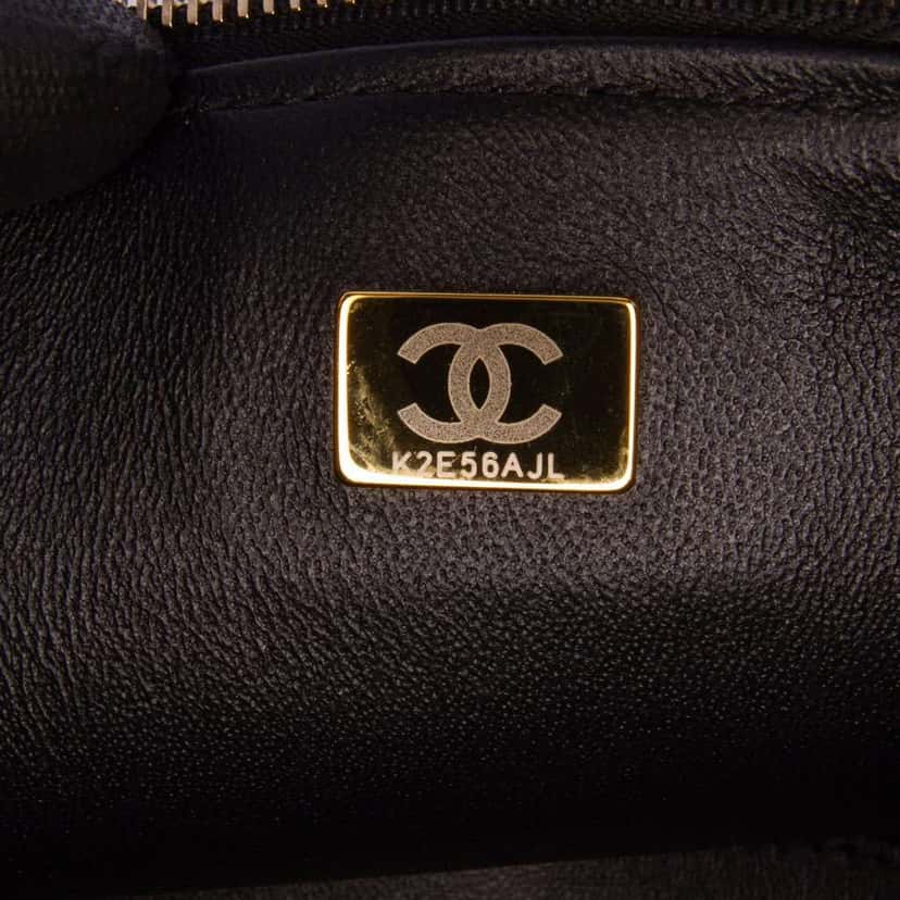 Chanel Quilted Lambskin Trendy CC Vanity Case Black Leather Good condition - Box View