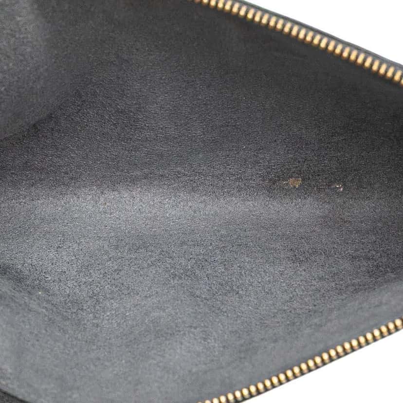 Louis Vuitton Epi Pochette Accessoires Black Leather Good condition - Model View