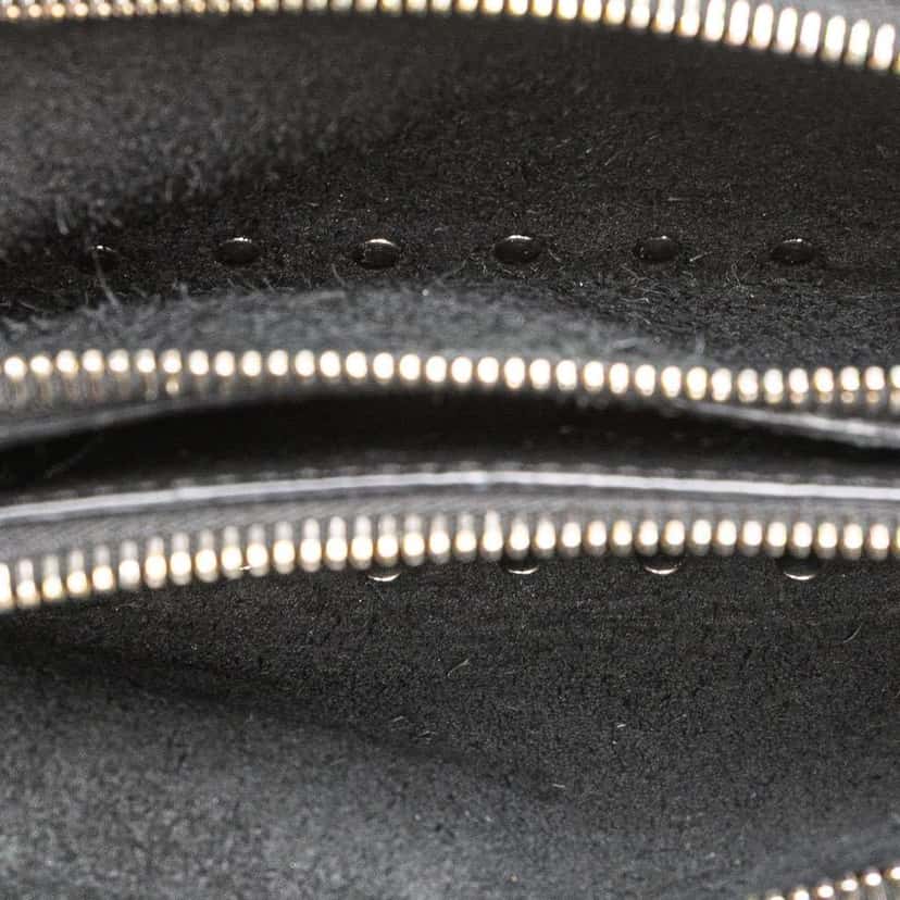 Valentino Pebbled Calfskin Rockstud Double Zip Chain Pouch Black Leather Good condition - Model View