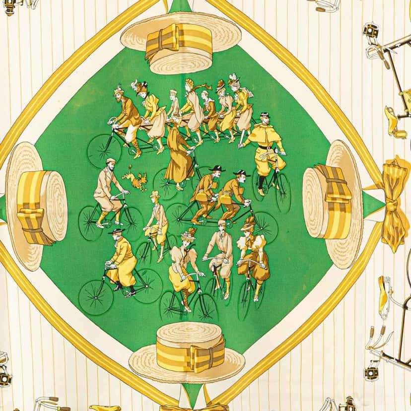 Hermès Les Becanes Silk Scarf Green Silk Good condition - Back View