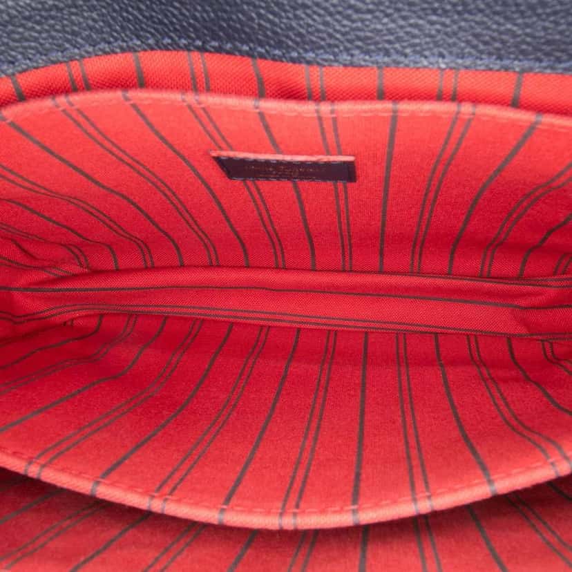 Louis Vuitton Monogram Empreinte Pochette Metis Blue Leather Good condition - Model View