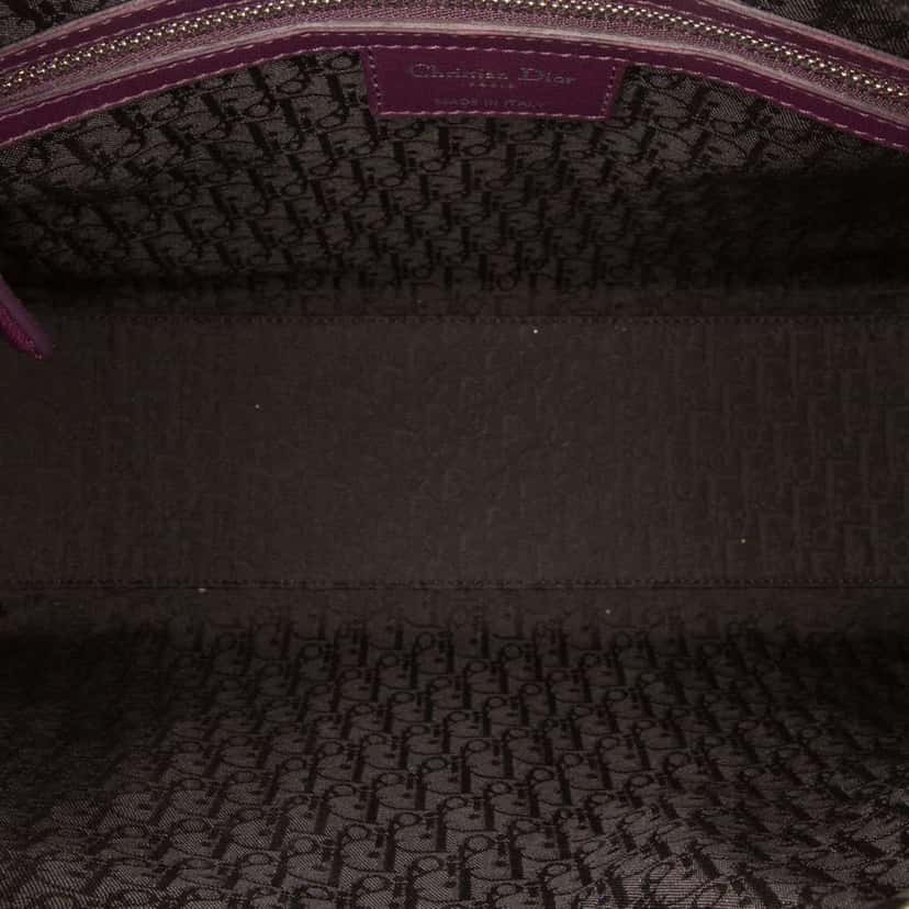 Dior Large Lambskin Cannage Lady Dior Purple Leather Good condition - Model View