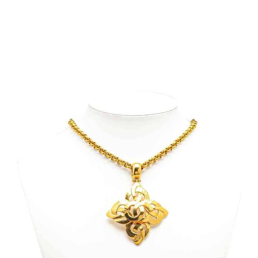 Chanel Gold Plated CC Clover Pendant Necklace Gold Metal Good condition - Box View