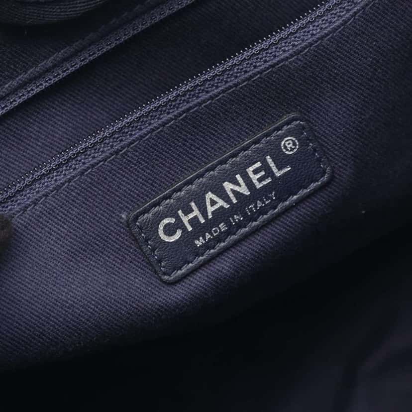 Chanel Small Canvas Deauville Tote Blue Canvas Good condition - Model View
