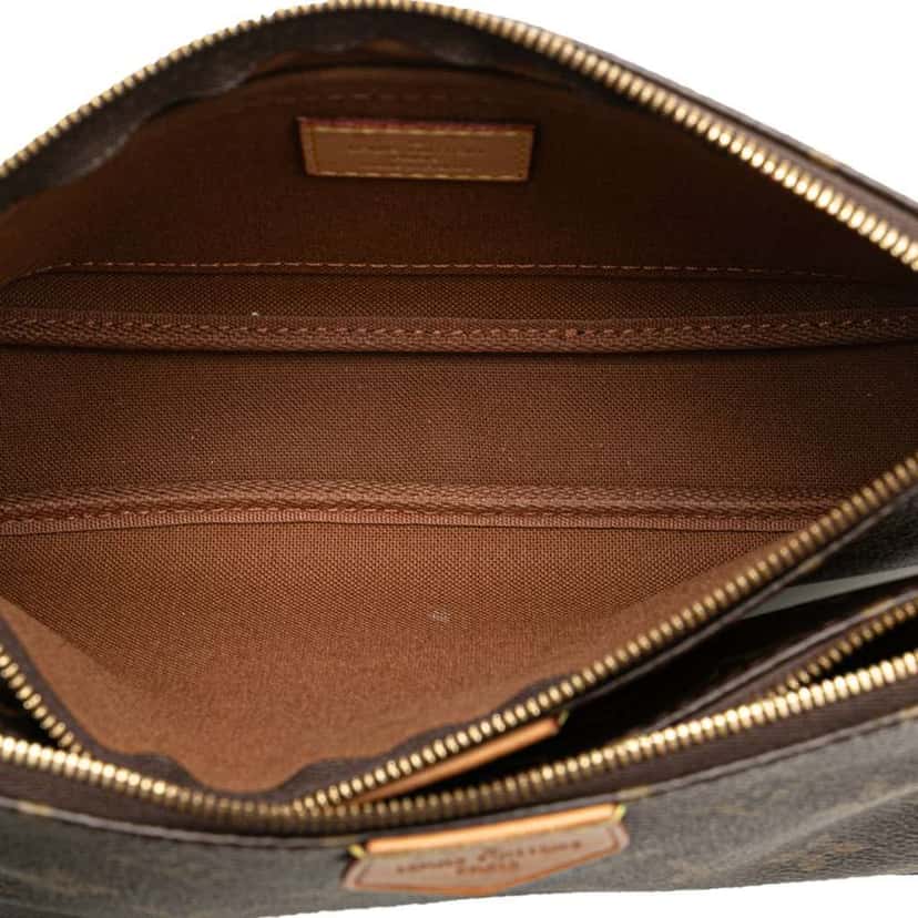 Louis Vuitton Monogram Multi Pochette Accessoires Brown Canvas Good condition - Model View