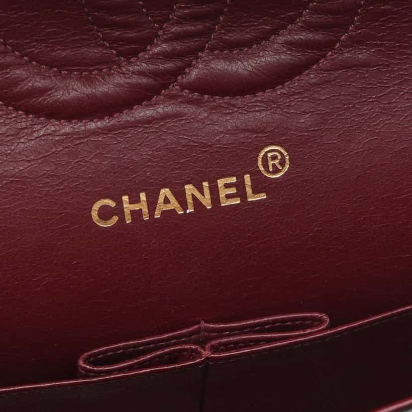 Chanel Medium Classic Lambskin Double Flap Black Leather Good condition - Model View