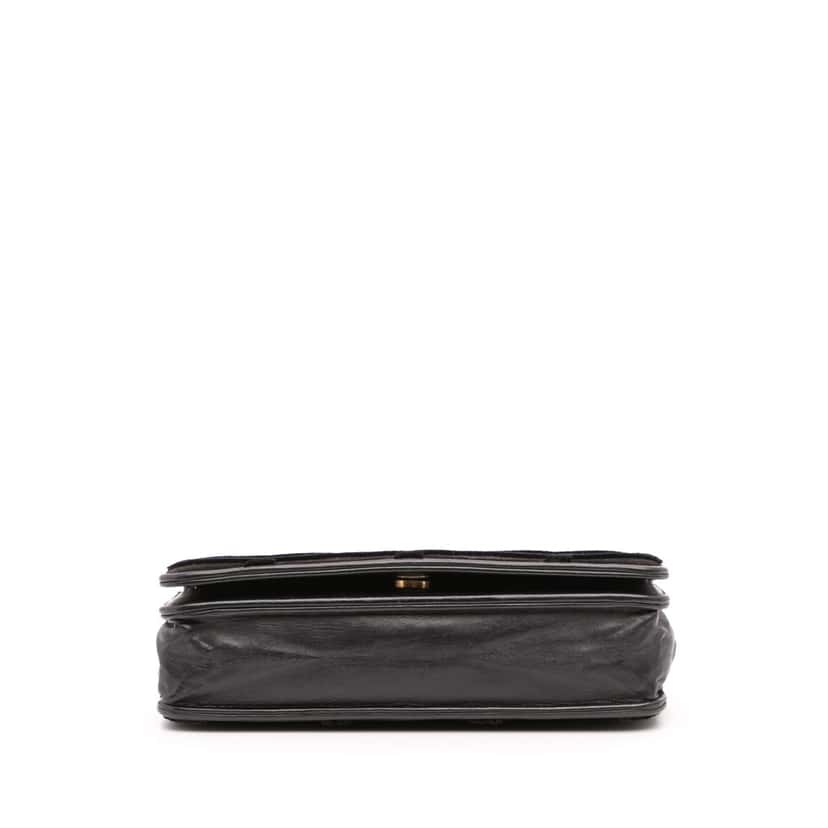 Chanel CC Quilted Velvet Wallet on Chain Black Velvet Good condition - Inside View