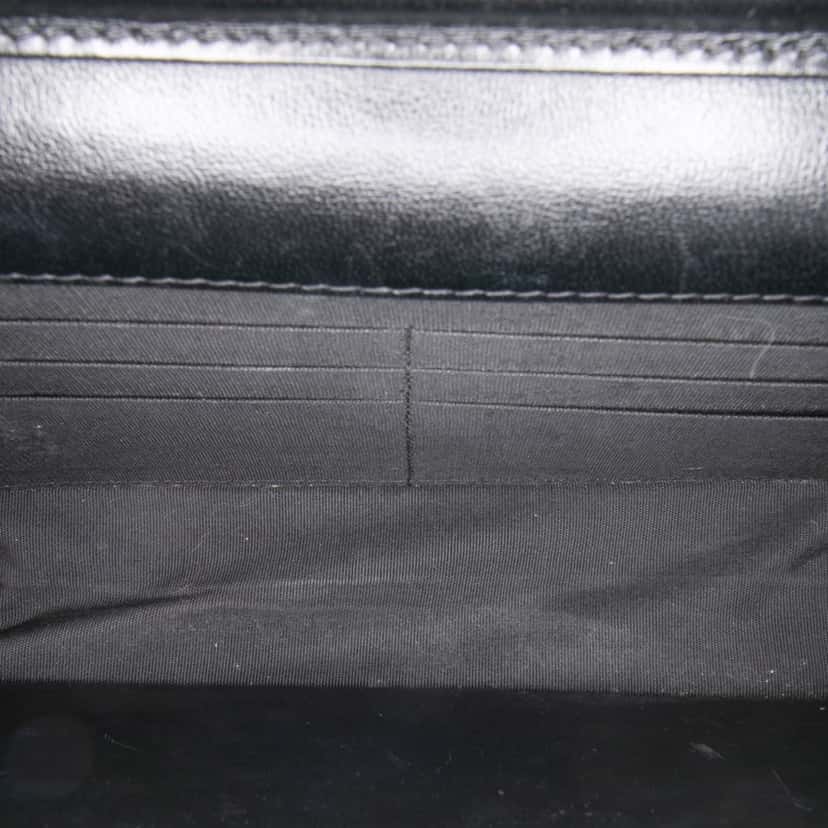 Chanel CC Quilted Velvet Wallet on Chain Black Velvet Good condition - Model View